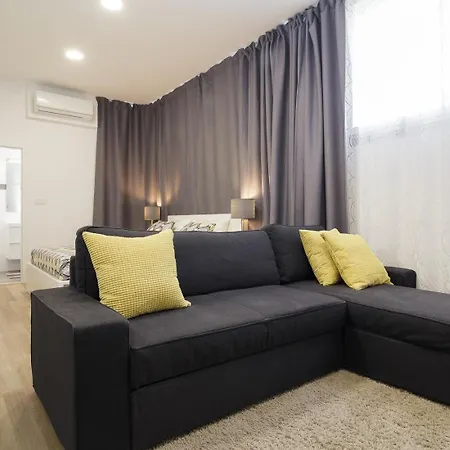 Aspalathos Centar - City Center, A Few Minutes' Walking Distance To The Unesco Palace, Parking Lot In Front Of The