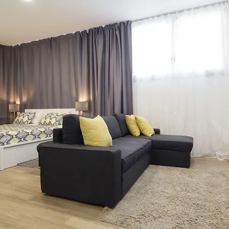 Aspalathos Centar - Center, A Few Minutes' Walking Distance To The Unesco Palace, Parking Lot In Front Of The