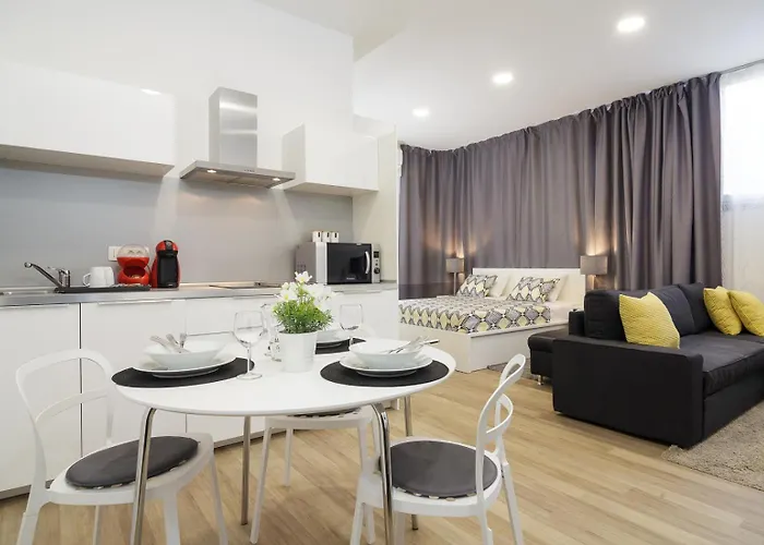 Apartment Aspalathos Centar Holiday Home Split - City Center, A Few Minutes' Walking Distance To The Unesco Palace, Parking Lot In Front Of The Apartment Spalato