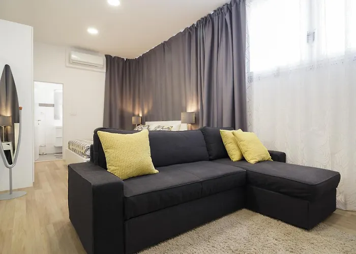 Apartment Aspalathos Centar Holiday Home Split - City Center, A Few Minutes' Walking Distance To The Unesco Palace, Parking Lot In Front Of The Apartment