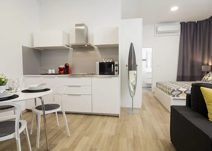 Apartment Aspalathos Centar Holiday Home Split - City Center, A Few Minutes' Walking Distance To The Unesco Palace, Parking Lot In Front Of The Apartment *