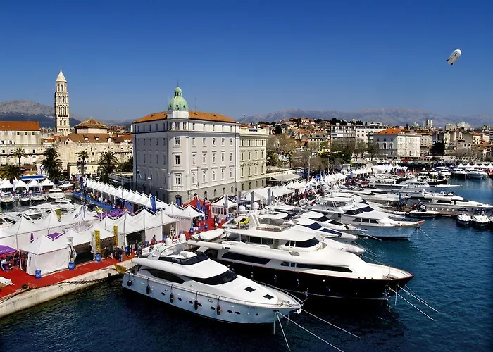 Appartamento Apartment Aspalathos Centar Holiday Home Split - City Center, A Few Minutes' Walking Distance To The Unesco Palace, Parking Lot In Front Of The Apartment