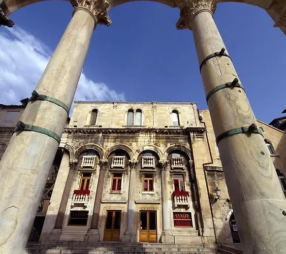 Apartment Aspalathos Centar Holiday Home Split - City Center, A Few Minutes' Walking Distance To The Unesco Palace, Parking Lot In Front Of The Apartment Spalato