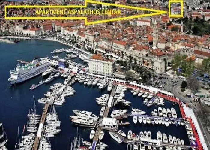 Appartamento Apartment Aspalathos Centar Holiday Home Split - City Center, A Few Minutes' Walking Distance To The Unesco Palace, Parking Lot In Front Of The Apartment